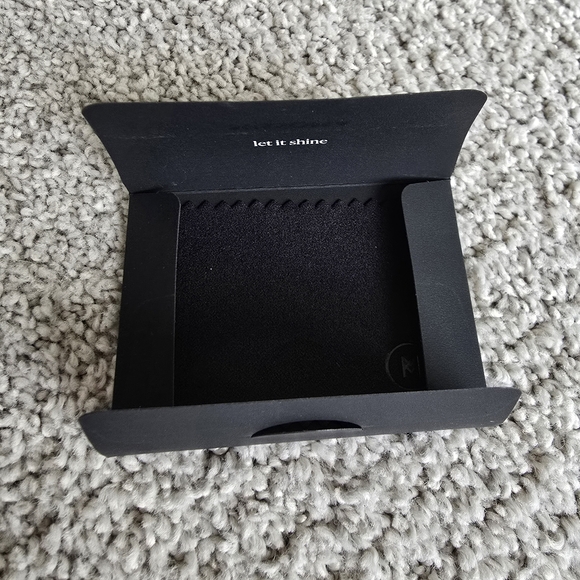 Missoma pearl earrings - Picture 8 of 8